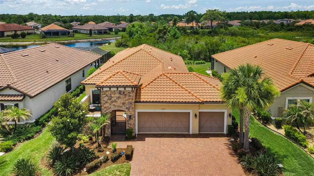 8707 SORANO VILLA DRIVE TAMPA, FL 33647