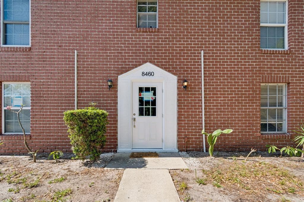 8460 13TH STREET N UNIT B ST PETERSBURG, FL 33702