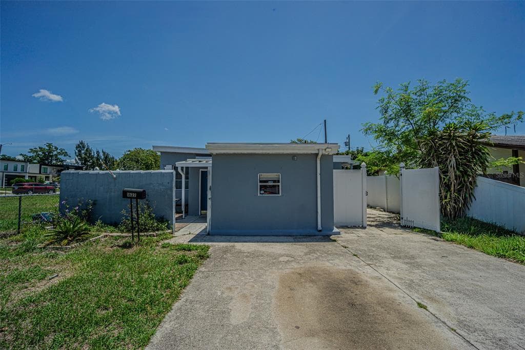 1627 28TH STREET N ST PETERSBURG, FL 33713