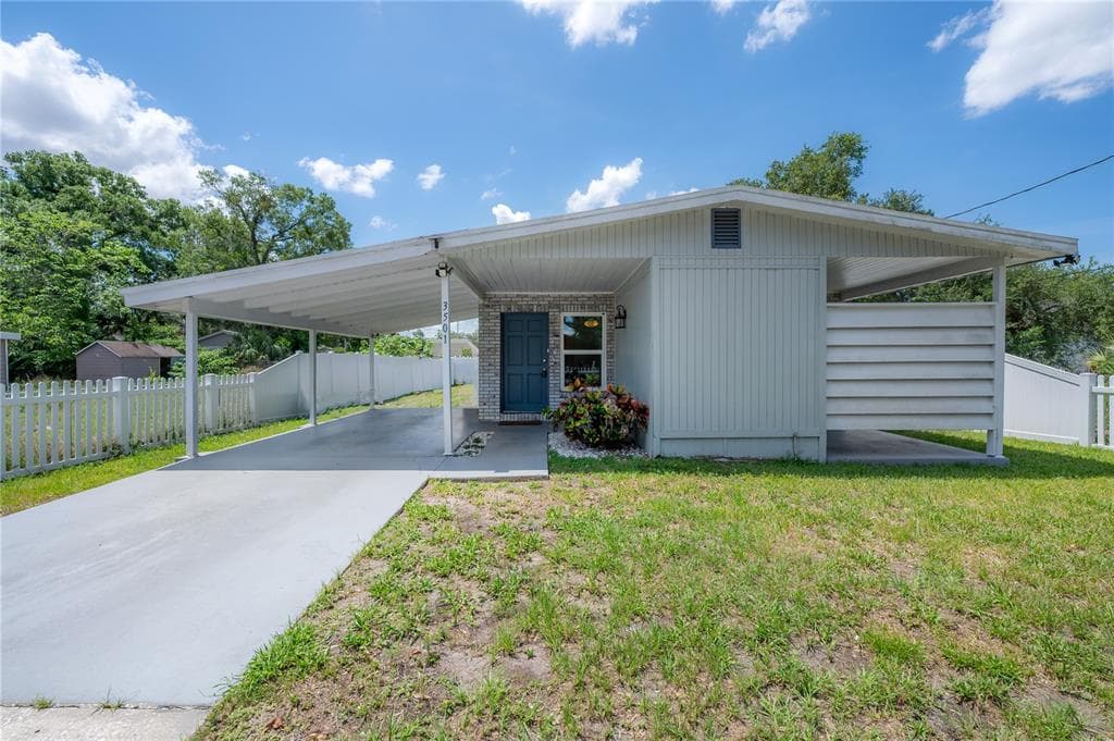 3501 E MCBERRY STREET TAMPA, FL 33610