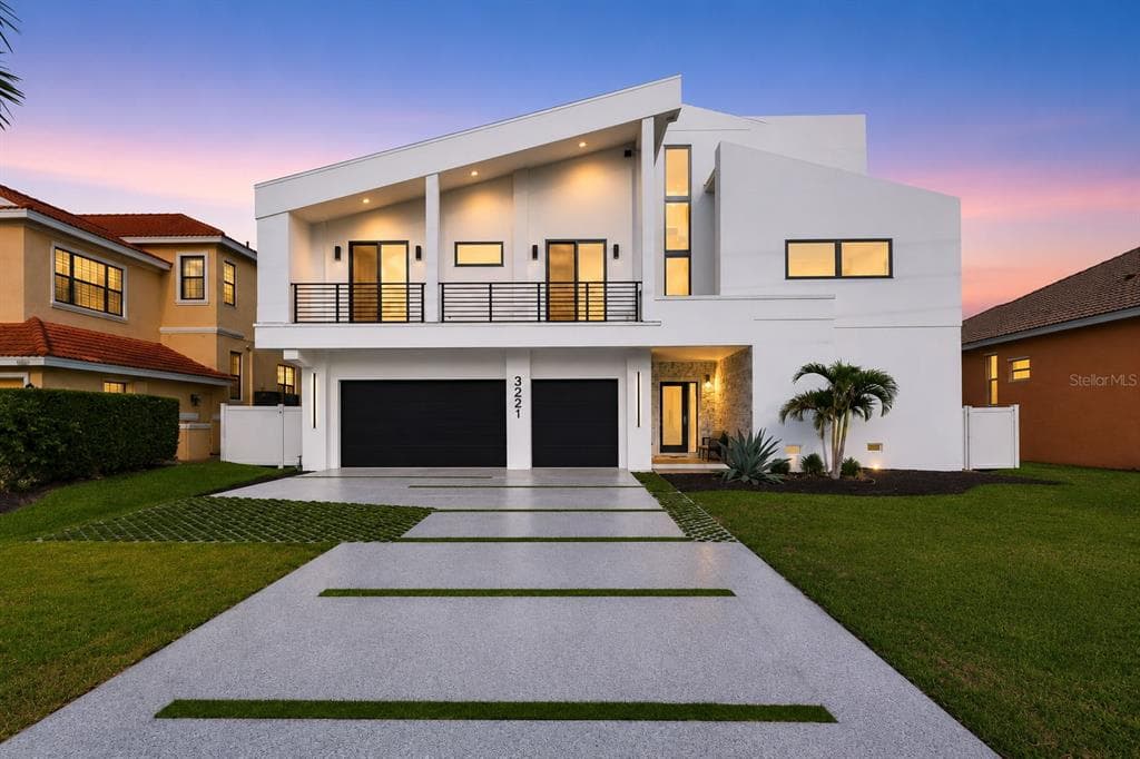 3221 GULF BOULEVARD BELLEAIR BEACH, FL 33786