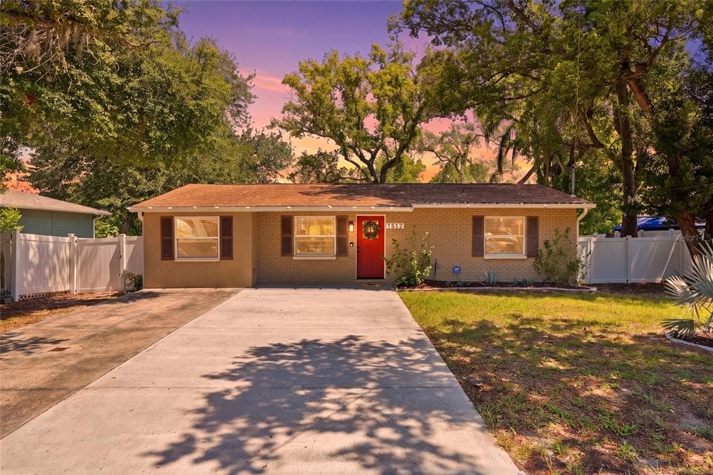 1512 E HANNA AVENUE TAMPA, FL 33610