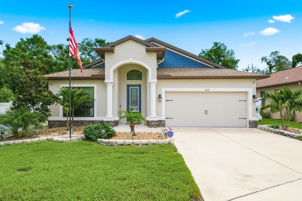 11632 WEAVER HOLLOW ROAD NEW PORT RICHEY, FL 34654