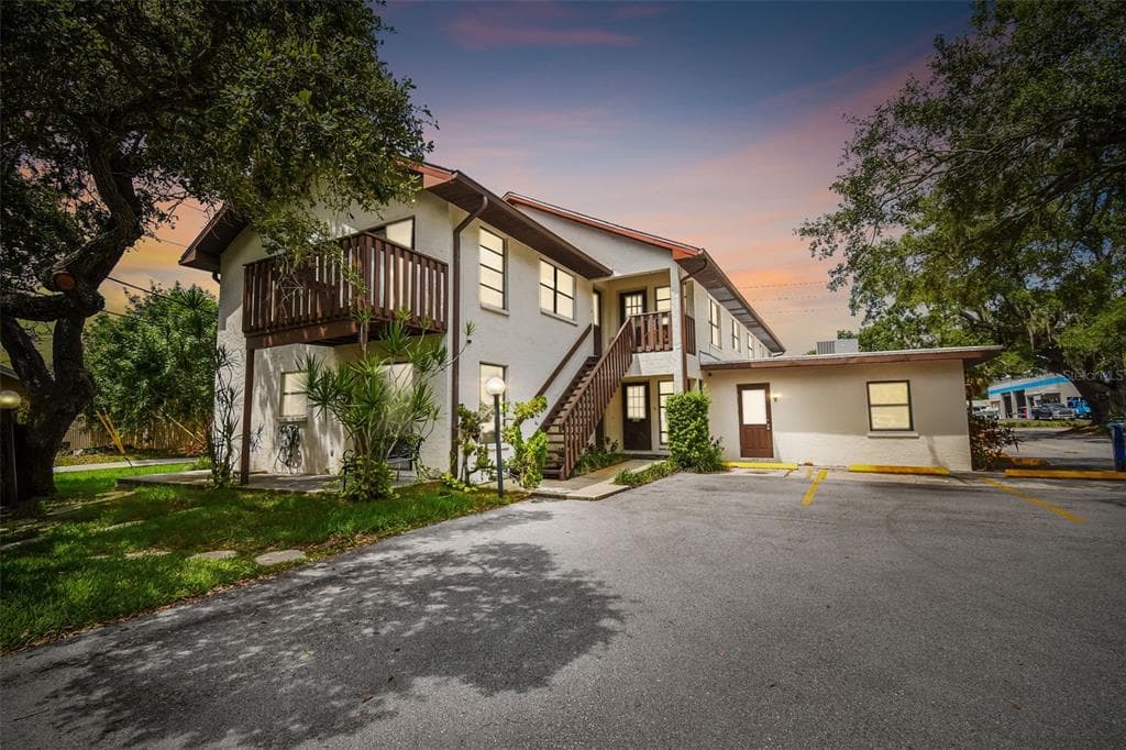 8423 SEMINOLE BLVD UNIT 203 SEMINOLE, FL 33772