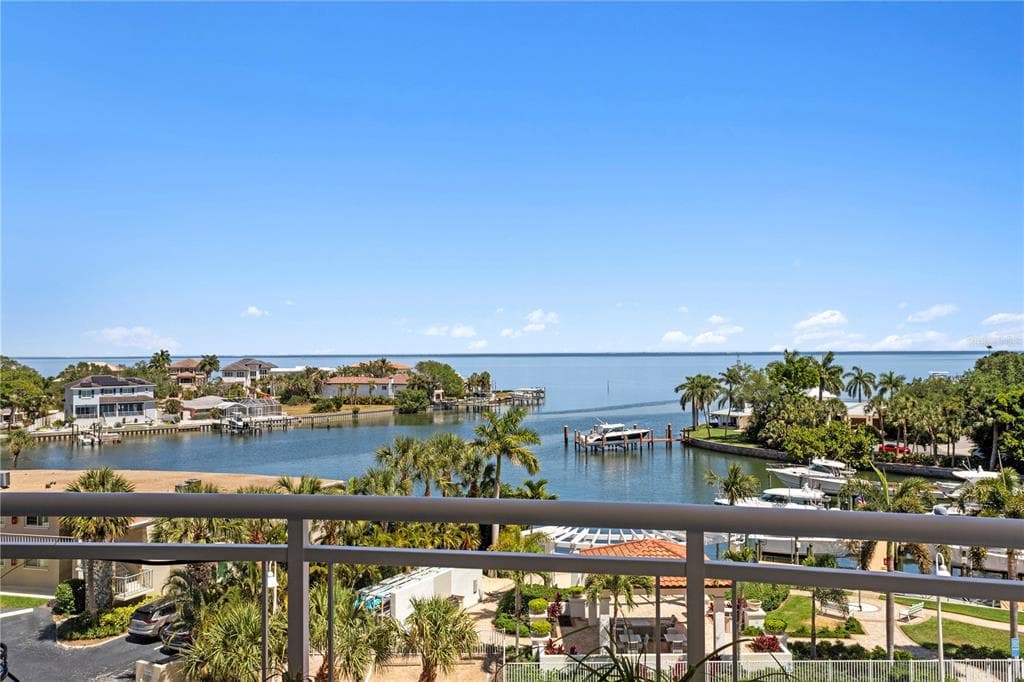 1325 SNELL ISLE BOULEVARD NE UNIT 507 ST PETERSBURG, FL 33704