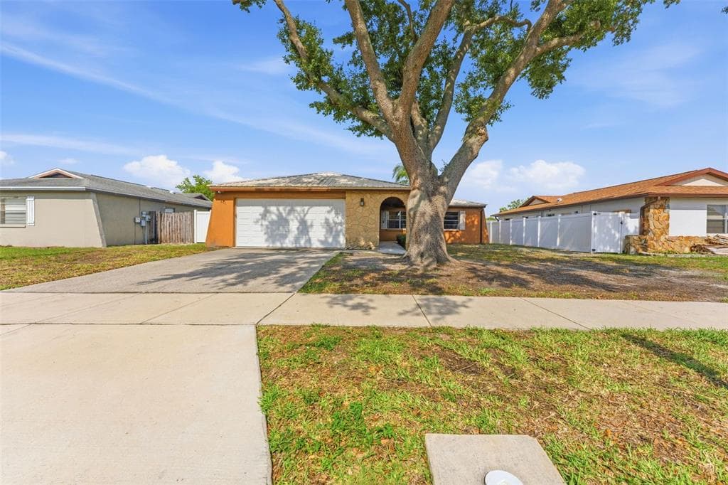 611 TANGERINE DRIVE OLDSMAR, FL 34677