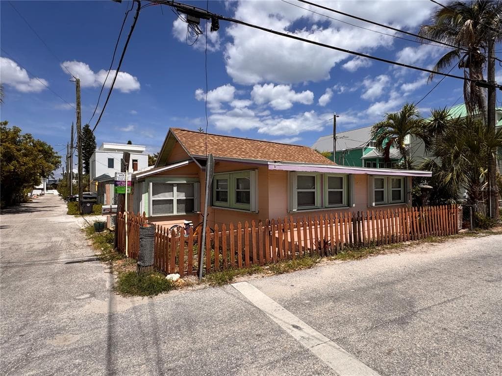 101 95TH AVENUE TREASURE ISLAND, FL 33706