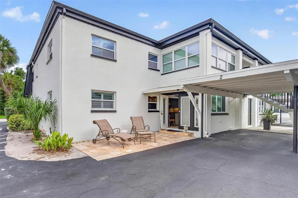 1065 EDEN ISLE BOULEVARD NE UNIT 2 ST PETERSBURG, FL 33704