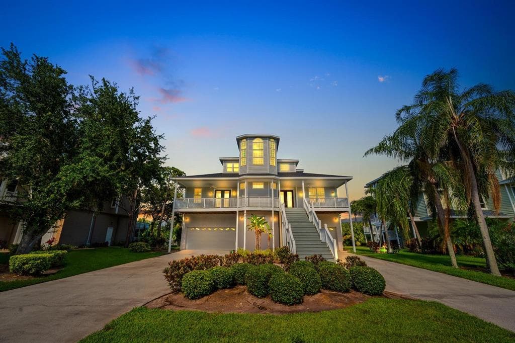 921 POINT SEASIDE DRIVE CRYSTAL BEACH, FL 34681