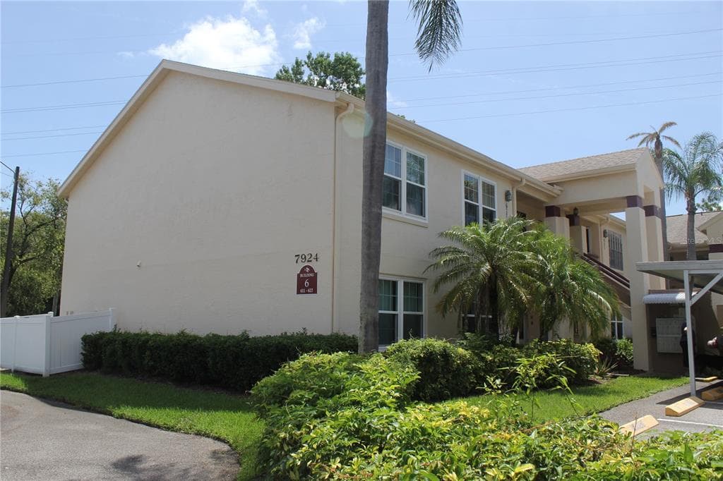 7924 HARDWICK DRIVE UNIT 617 NEW PORT RICHEY, FL 34653