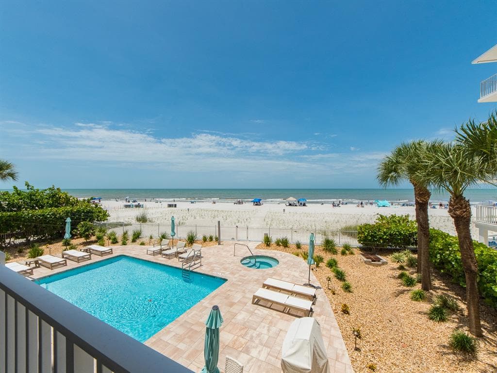 19600 GULF BOULEVARD UNIT 102 INDIAN SHORES, FL 33785