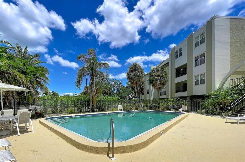 4651 1ST STREET NE UNIT 311 ST PETERSBURG, FL 33703