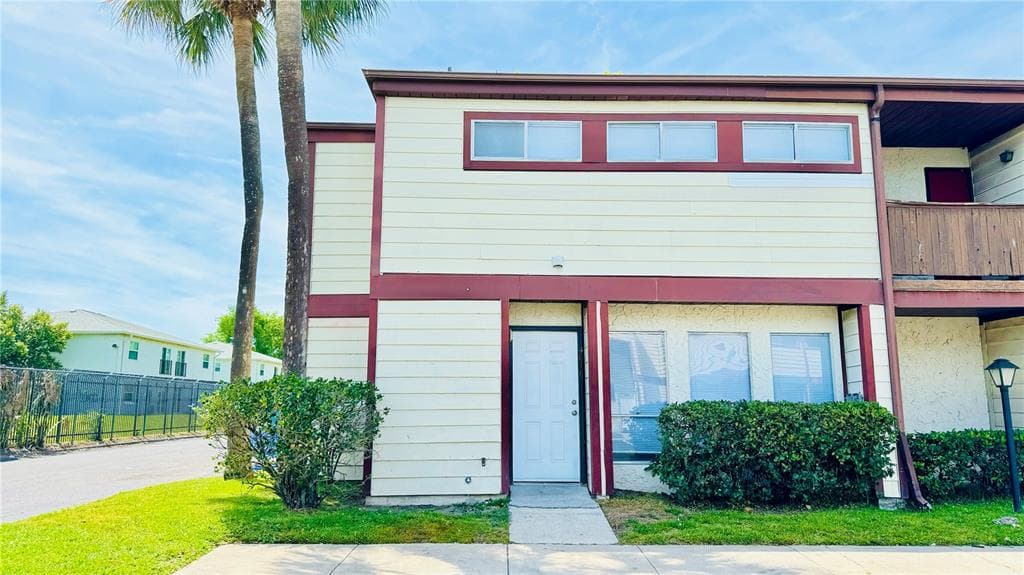 4016 WOODFERN DRIVE UNIT B8