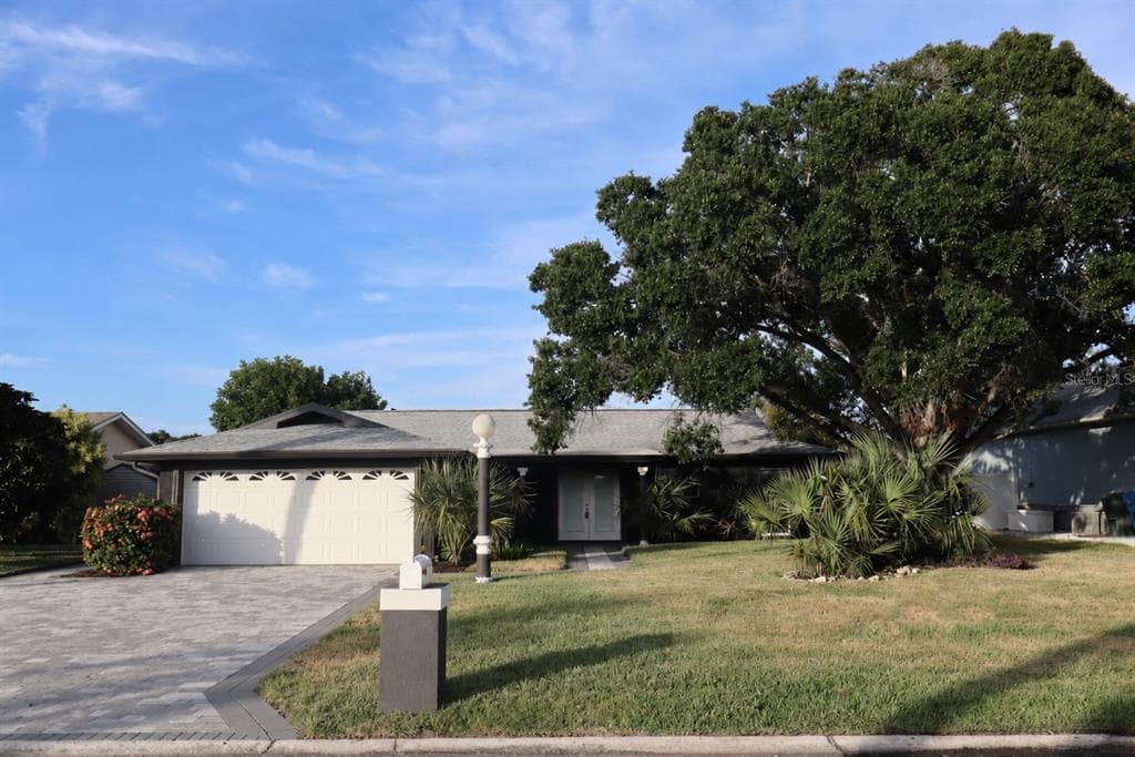 1019 SPINDLE PALM WAY APOLLO BEACH, FL 33572