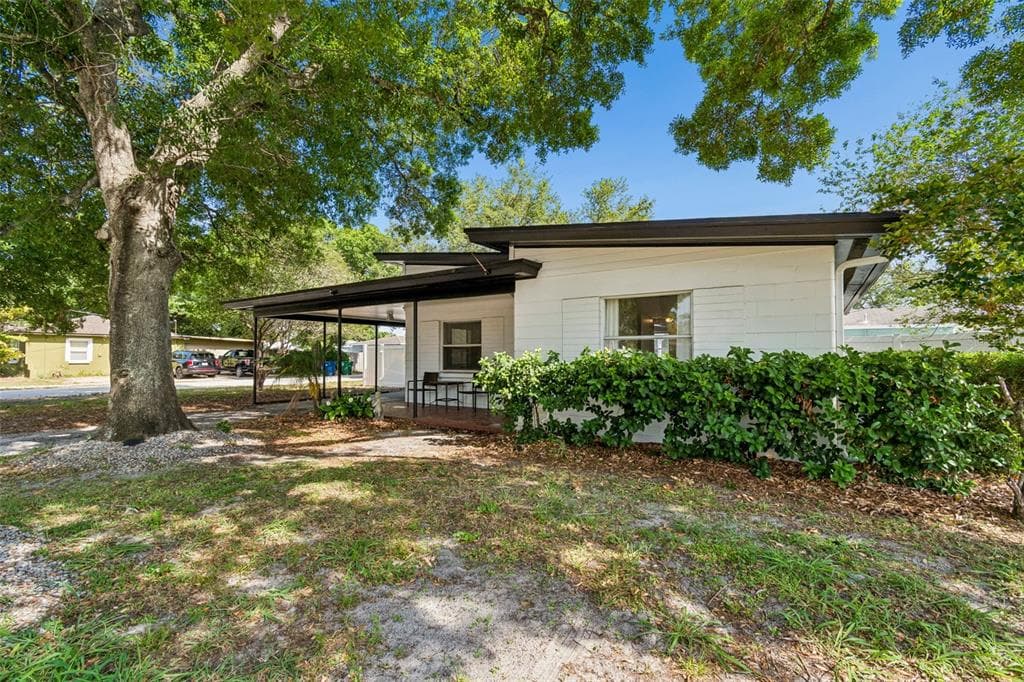 4602 W BAY VILLA AVENUE TAMPA, FL 33611