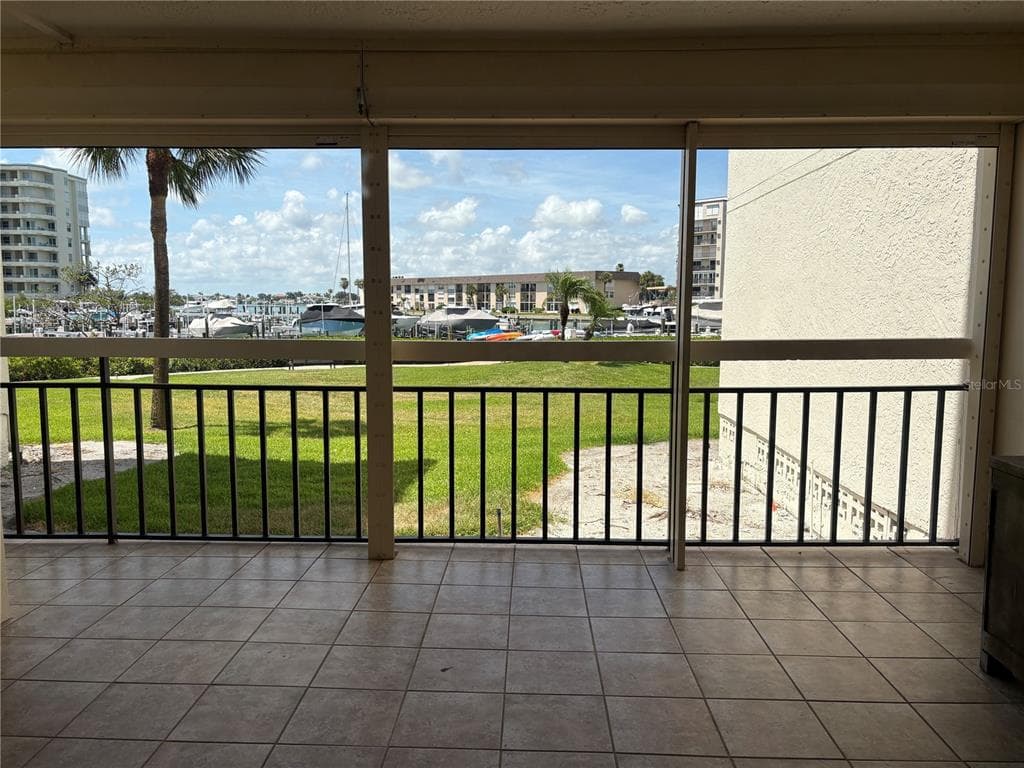 7907 SAILBOAT KEY BOULEVARD S UNIT 105 SOUTH PASADENA, FL 33707