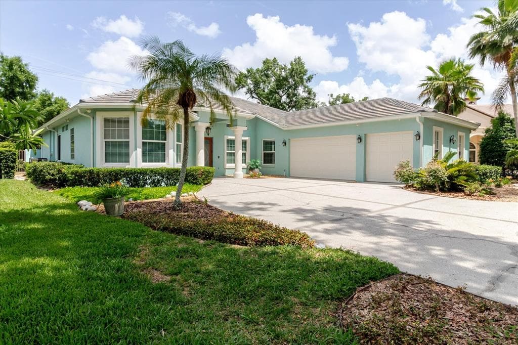 13510 WESTSHIRE DRIVE TAMPA, FL 33618
