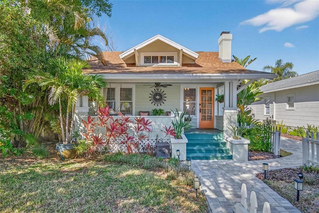 227 11TH AVENUE NE ST PETERSBURG, FL 33701