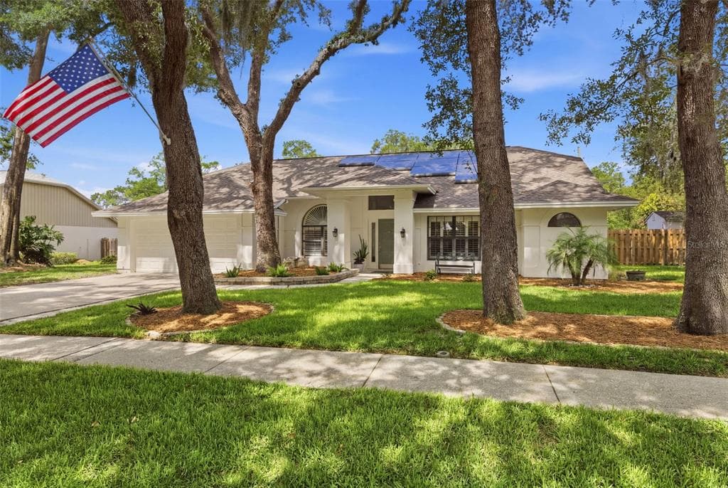 1521 WATERWOOD DRIVE LUTZ, FL 33559
