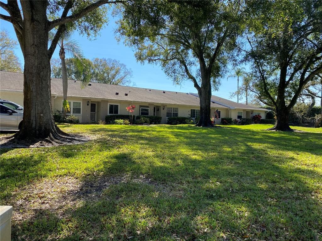 1059 DUNROBIN DRIVE UNIT B PALM HARBOR, FL 34684