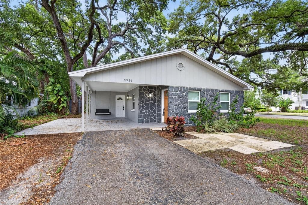 5326 S RUSSELL STREET TAMPA, FL 33611
