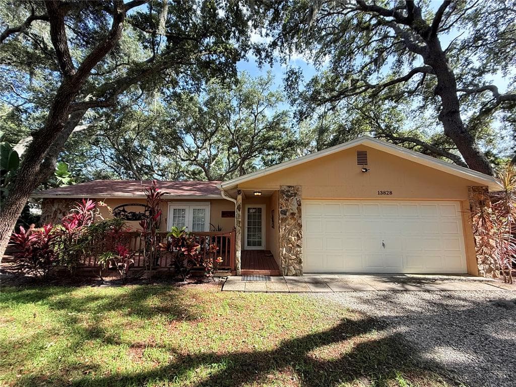 13828 FRIENDSHIP LANE ODESSA, FL 33556