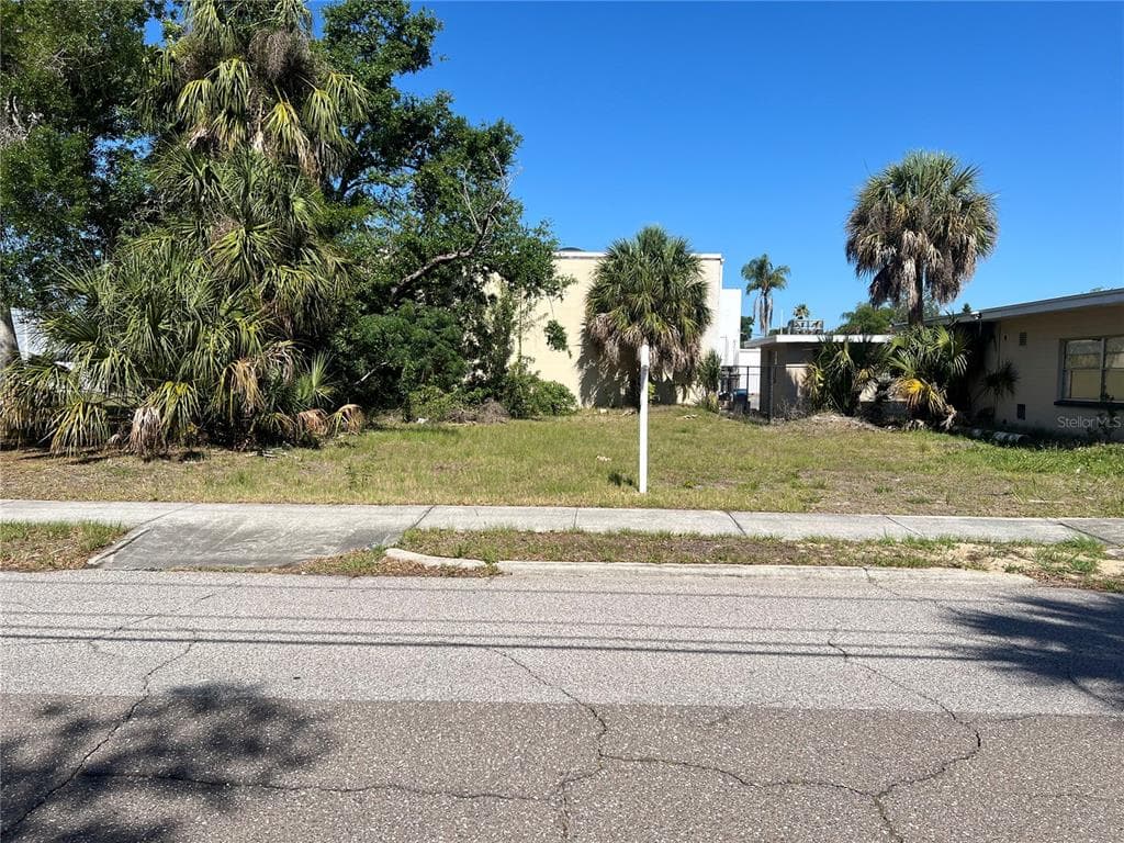 1104 N GARDEN STREET CLEARWATER, FL 33755