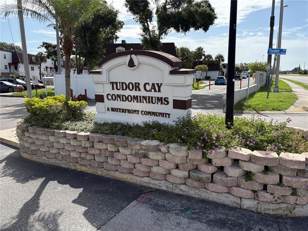 9218 TUDOR DRIVE UNIT P101 TAMPA, FL 33615