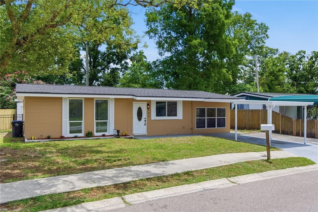 907 LEISURE AVENUE