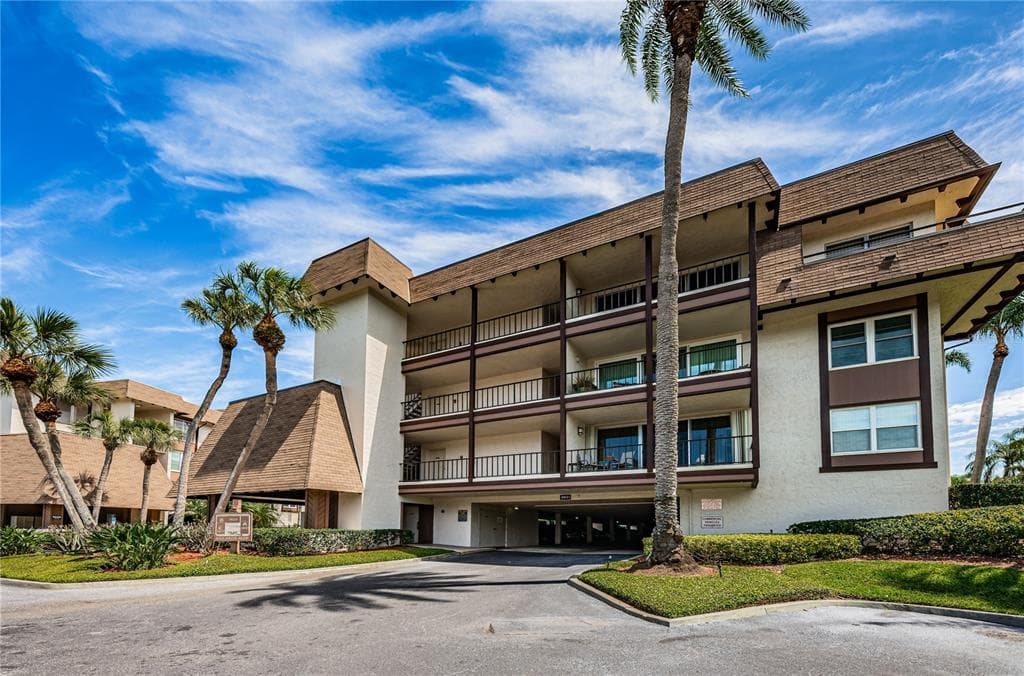 3021 COUNTRYSIDE BOULEVARD UNIT 26A CLEARWATER, FL 33761