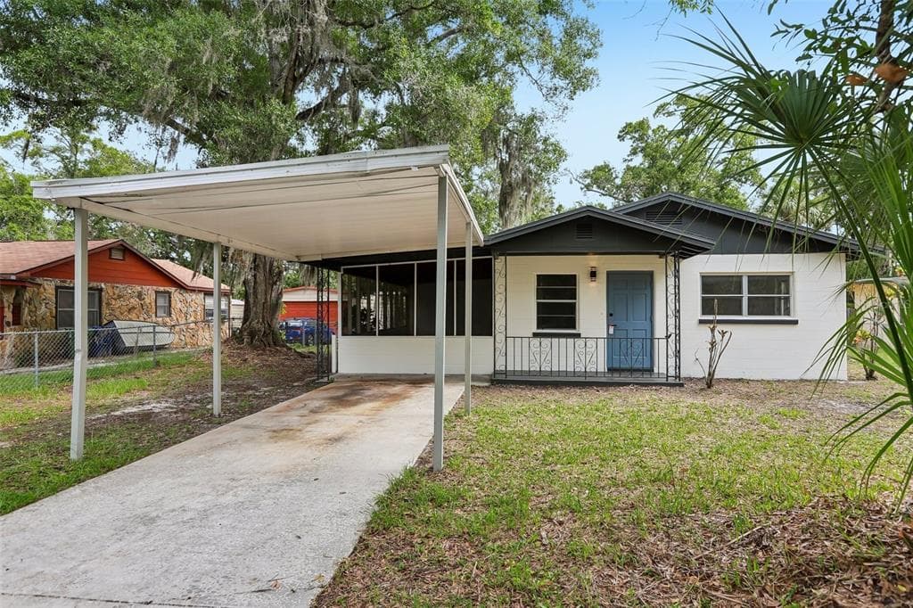 2002 E IDLEWILD AVENUE TAMPA, FL 33610