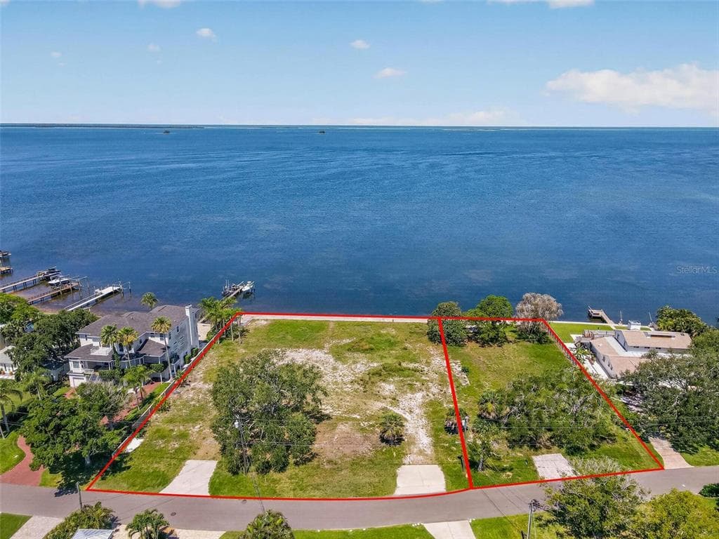 621 N MAYO STREET CRYSTAL BEACH, FL 34681
