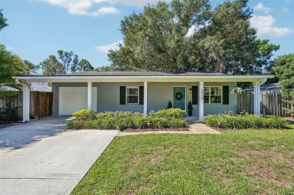 3924 W BAY VIEW AVENUE TAMPA, FL 33611