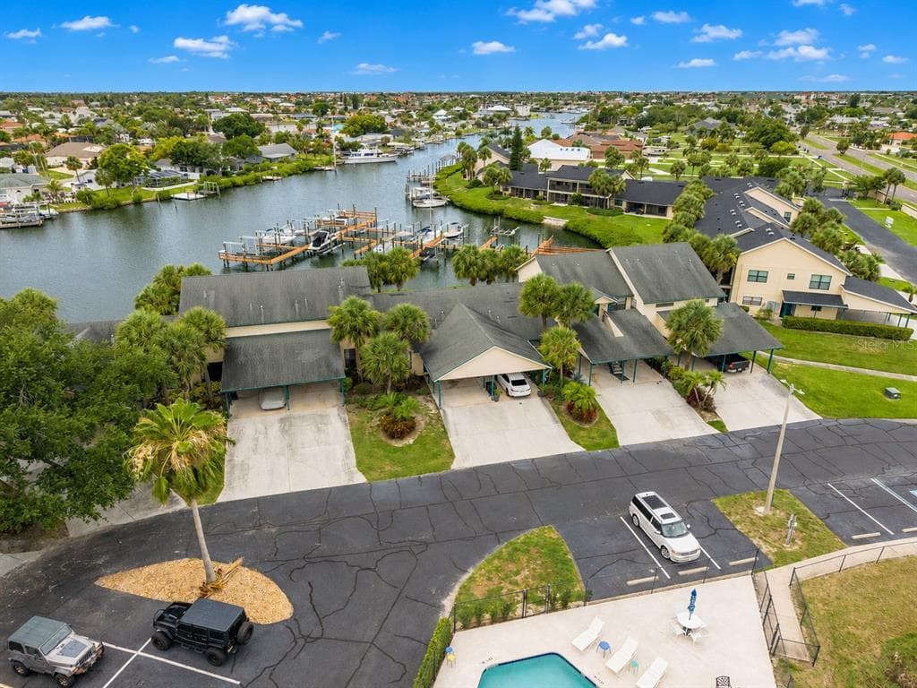 616 YARDARM DRIVE UNIT 8 APOLLO BEACH, FL 33572