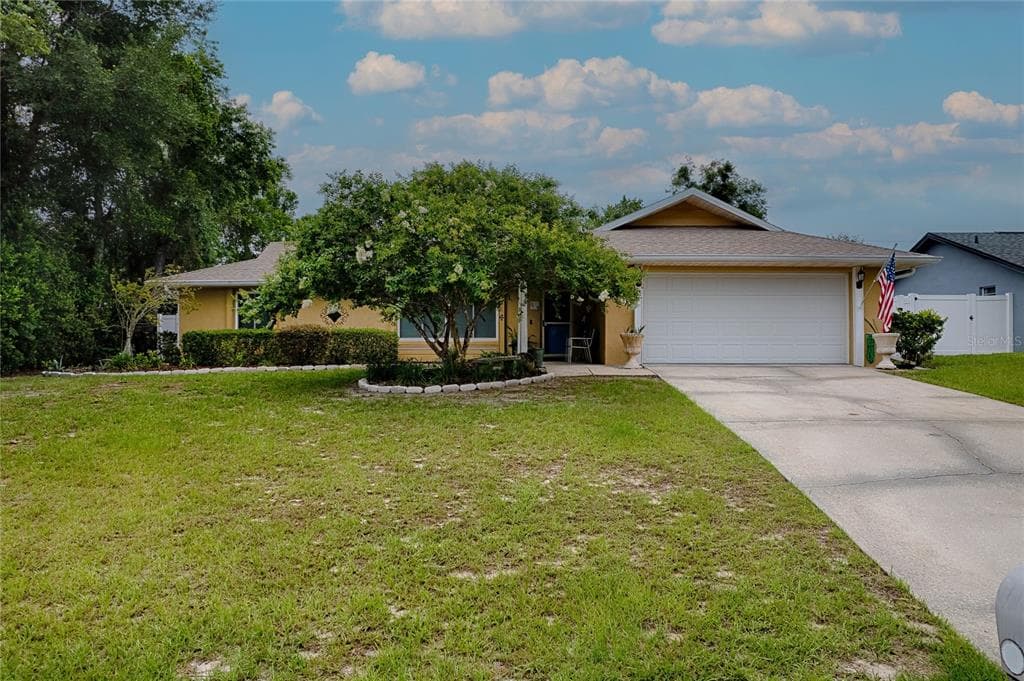 2091 N HYDE DRIVE DELTONA, FL 32738