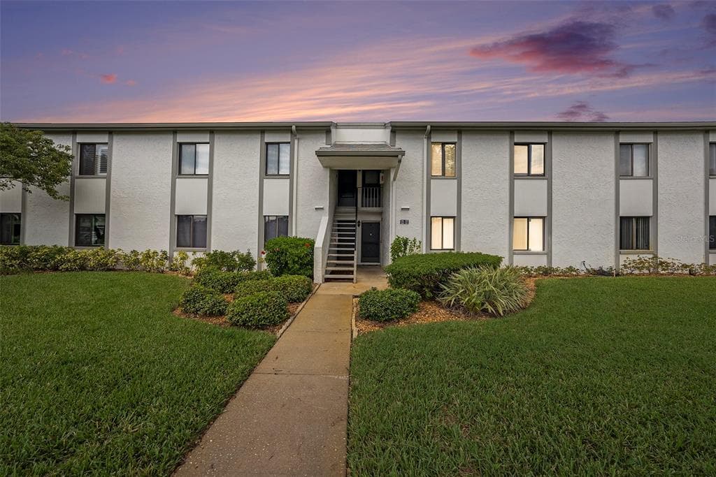 124 W CYPRESS COURT OLDSMAR, FL 34677