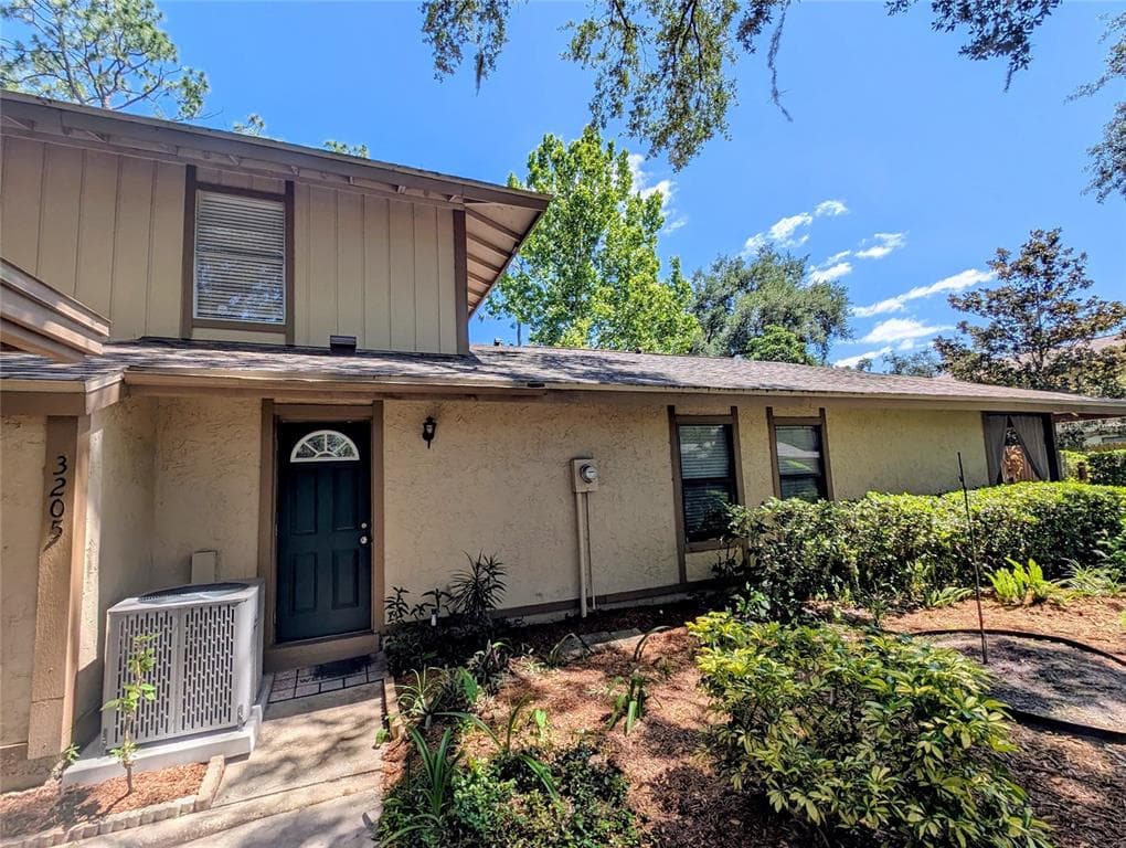3205 DEER COURT BRANDON, FL 33511
