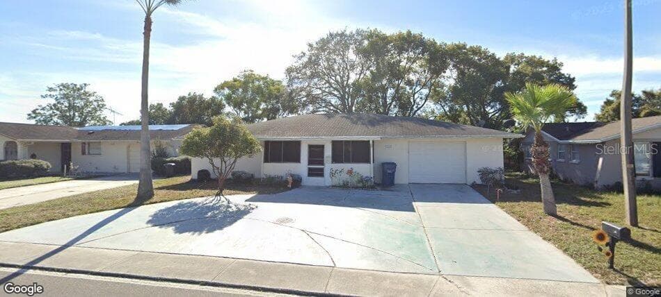 8220 FOX HOLLOW DRIVE PORT RICHEY, FL 34668