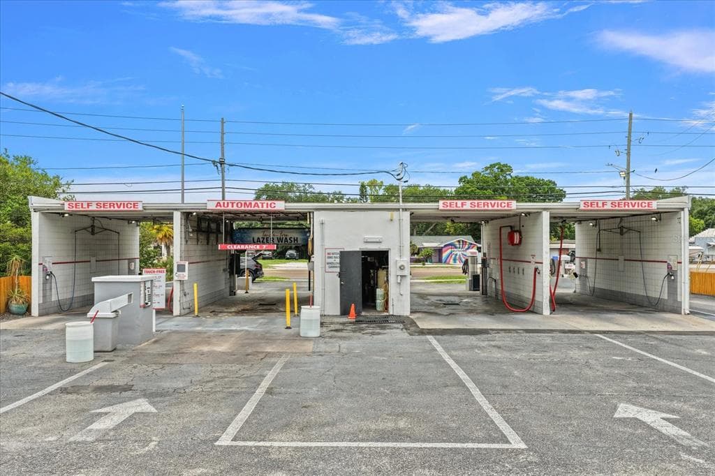 6170 54TH AVENUE N KENNETH CITY, FL 33709
