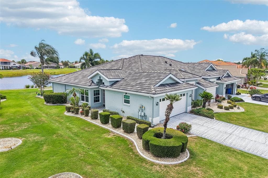 1732 S PEBBLE BEACH BOULEVARD SUN CITY CENTER, FL 33573