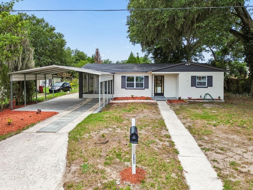 203 PEVETTY DRIVE PLANT CITY, FL 33563