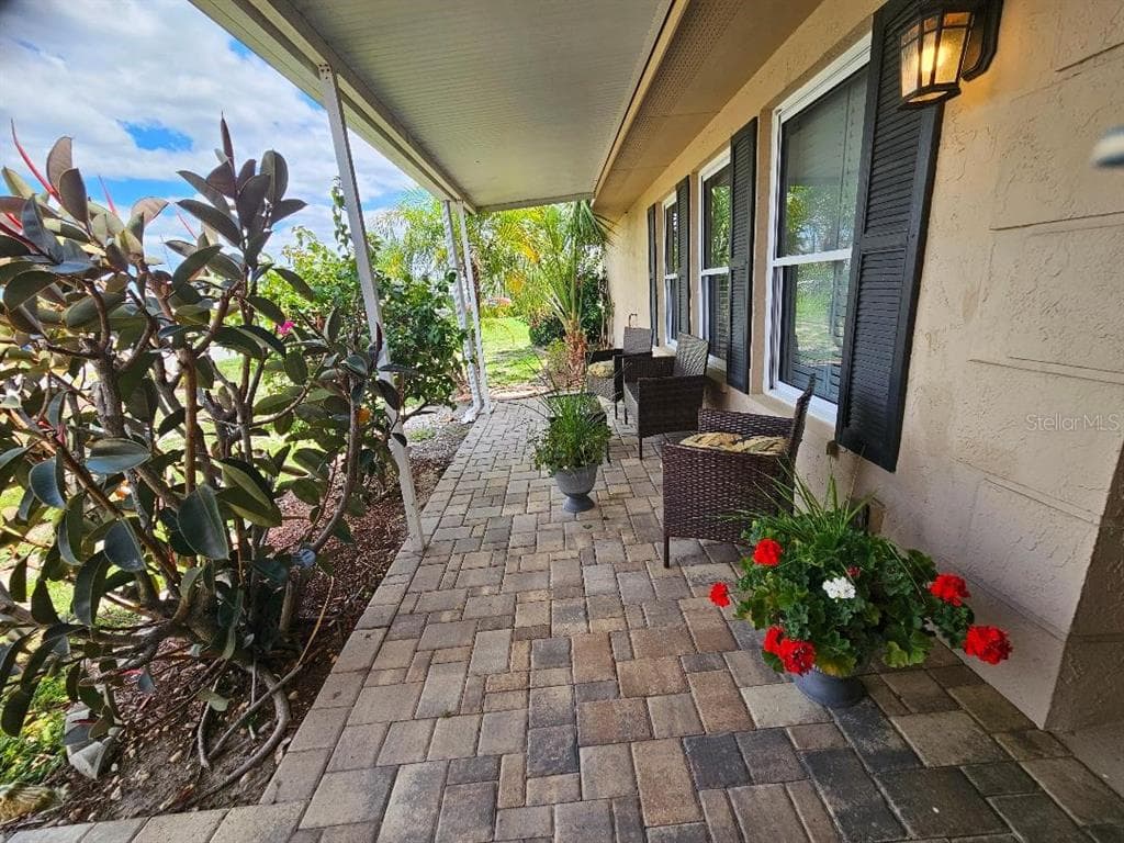 708 BRANNEN CIRCLE SUN CITY CENTER, FL 33573