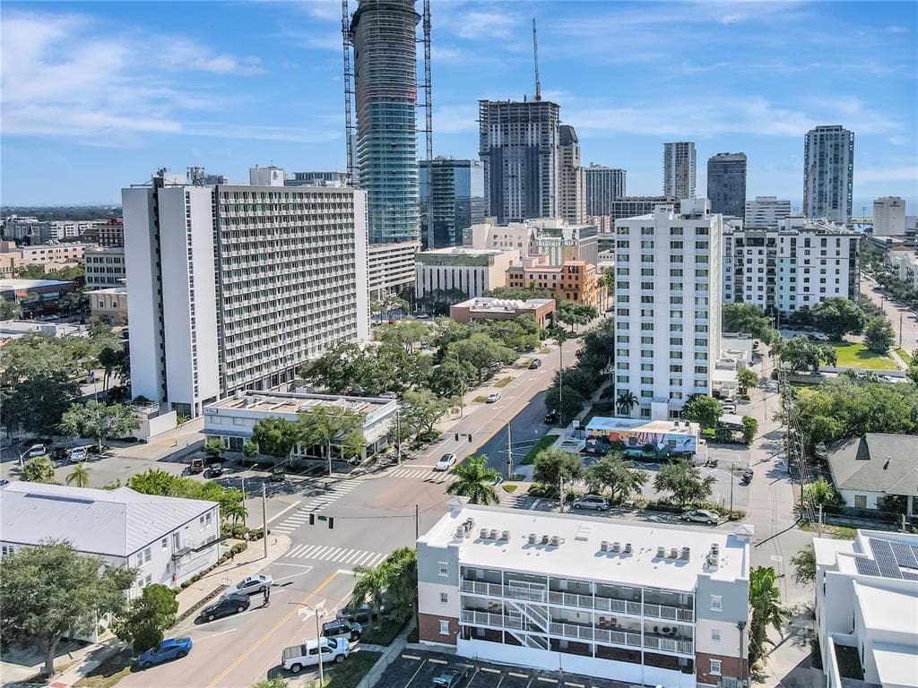 201 6TH STREET S UNIT 102 ST PETERSBURG, FL 33701