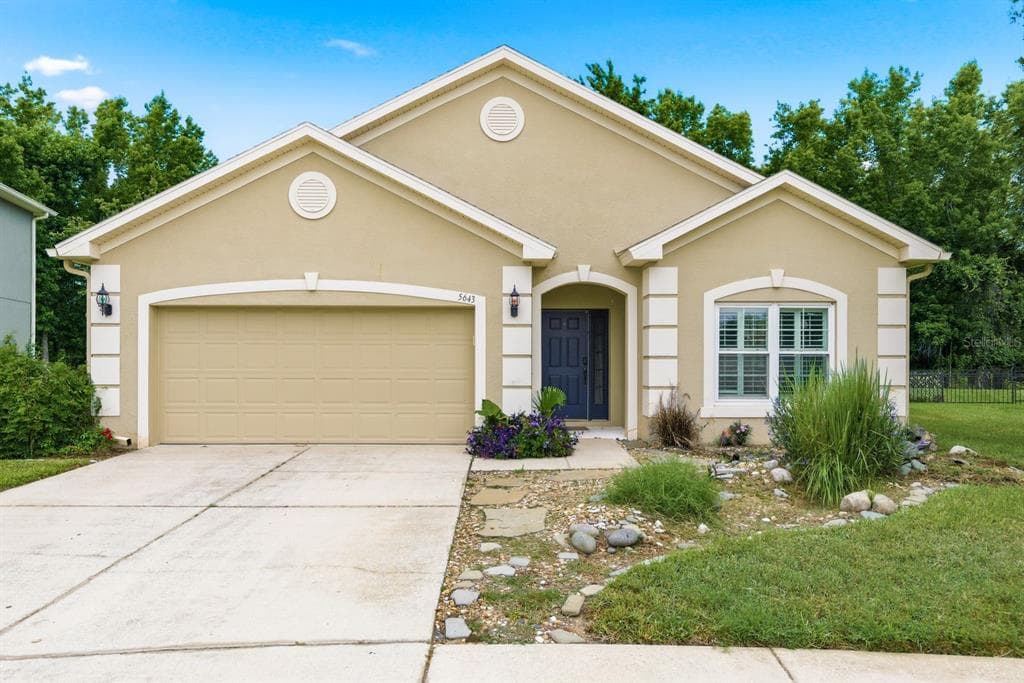 5643 WHITE TRILLIUM LOOP LAND O LAKES, FL 34639