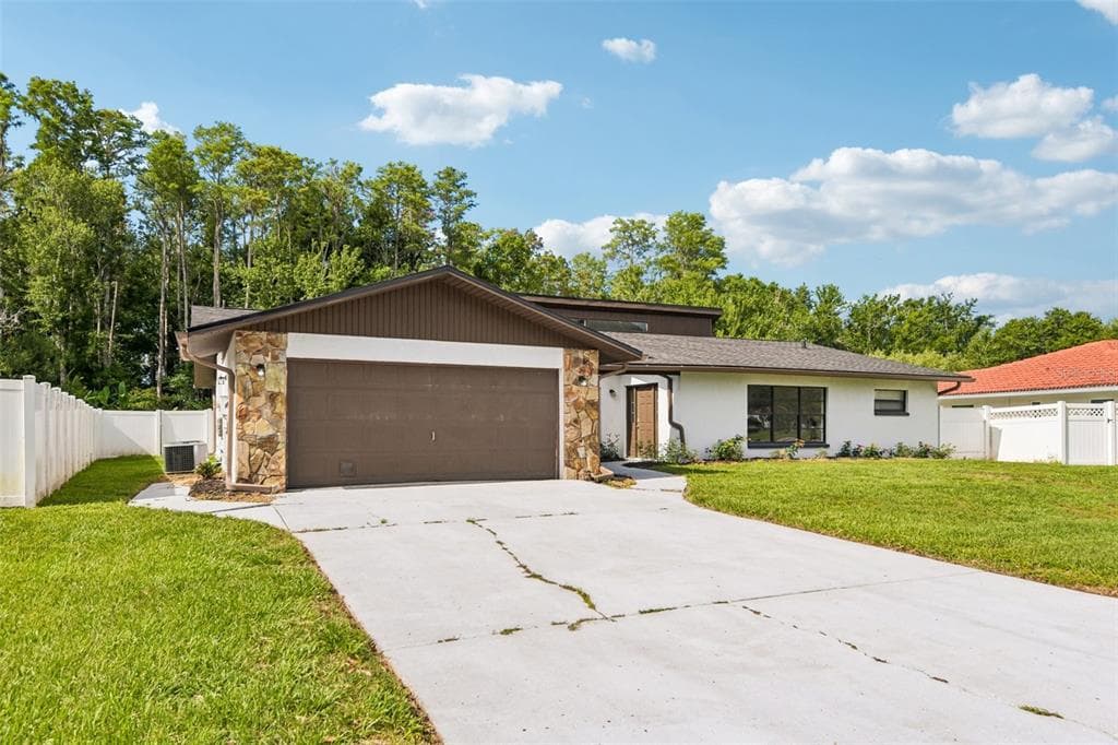 4545 DEBBIE LANE LUTZ, FL 33559