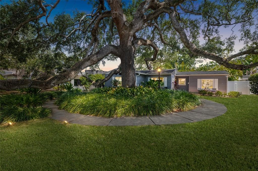 4217 W MORRISON AVENUE TAMPA, FL 33629