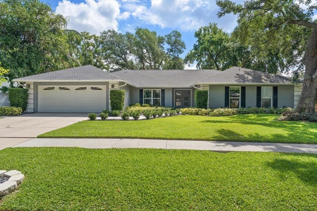 13903 OBERLIN MANOR WAY TAMPA, FL 33613