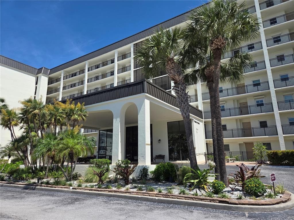 9 HAIG PLACE UNIT 405 DUNEDIN, FL 34698