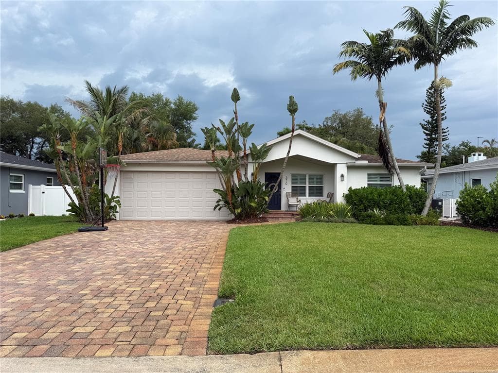 370 FOSTER LANE BELLEAIR, FL 33756