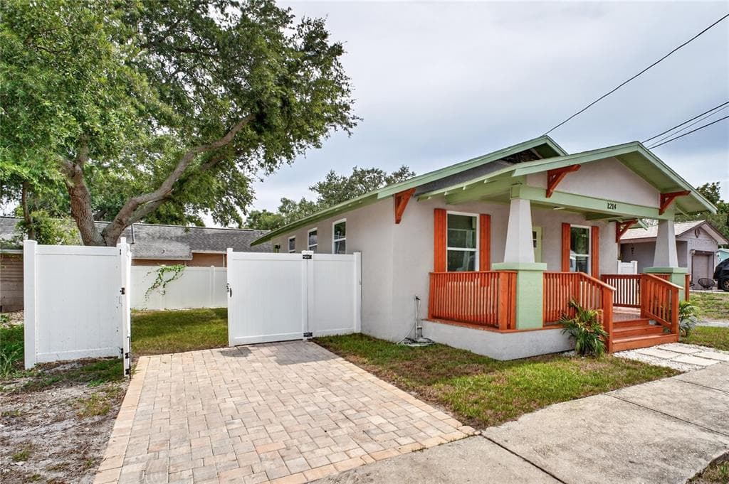 1214 20TH AVENUE S ST PETERSBURG, FL 33705